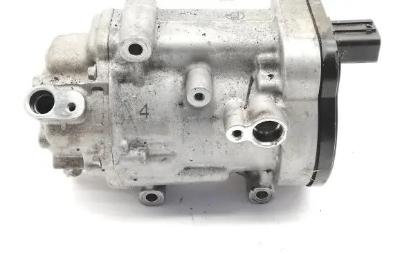 Toyota Prius (XW50) Air conditioning (A/C) compressor (pump) 0424000240