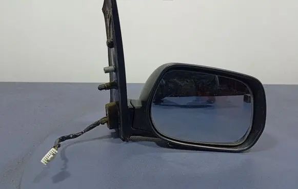 Toyota Avensis Verso Front door electric wing mirror 