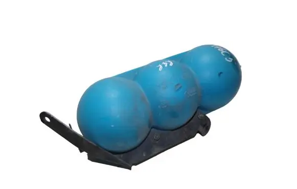 Vacuum air tank