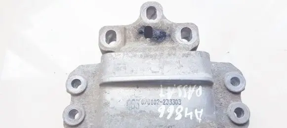 Volkswagen PASSAT B6 Engine mount bracket 3c0199555