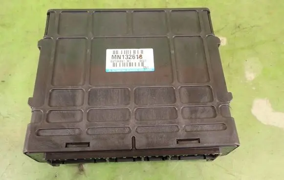 Mitsubishi Lancer Engine control unit/module ECU MN132618