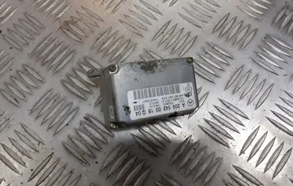 Mercedes-Benz C W203 ESP (stability system) control unit A2095420018
