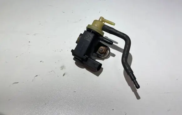 Volkswagen Golf Plus Turbo solenoid valve 1K0906627B 12430 4011464A