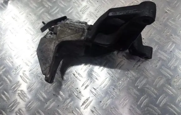 Opel Vectra B Engine mounting bracket 90498184 72572