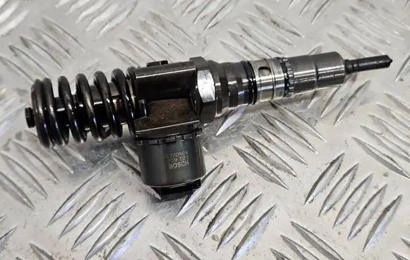 Audi A4 S4 B7 8E 8H Fuel injector 03G130073G 0414720404