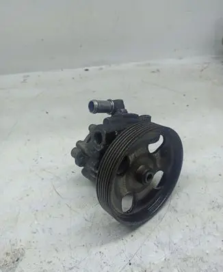 Peugeot 406 Power steering pump 9640830580