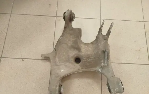 Rear upper control arm/wishbone