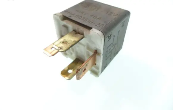 Volkswagen PASSAT B4 Other relay 4RA00351029