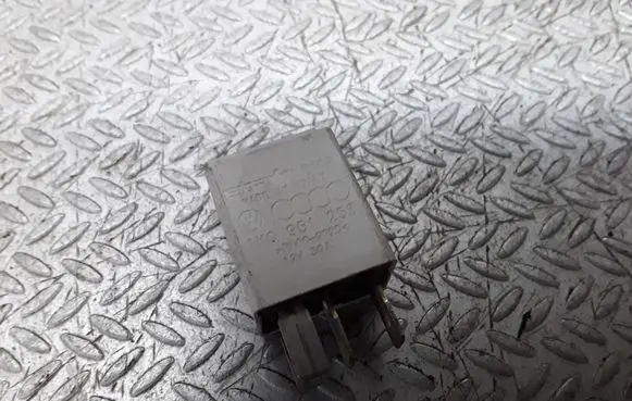 Volkswagen Golf Plus Other relay 141951253B
