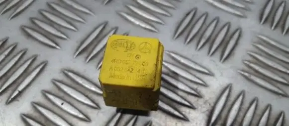 Mercedes-Benz C W203 Other relay a0025421419 4ra00779400