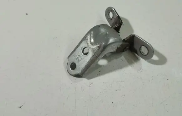 KIA Ceed Front door upper hinge A046057