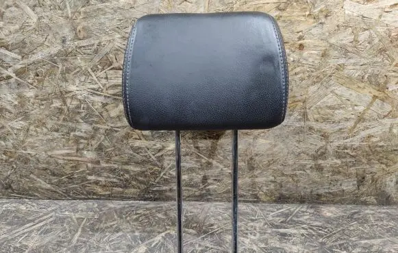 Mercedes-Benz E W212 Front seat headrest 
