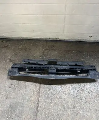 Opel Vivaro Front bumper mounting bracket