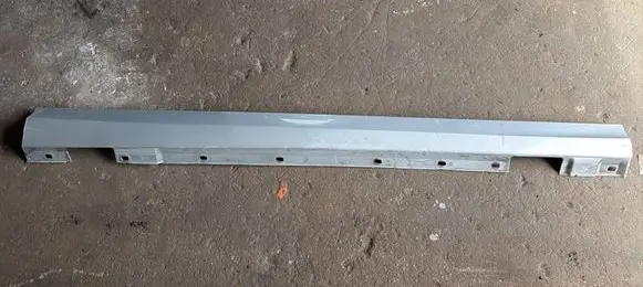Mercedes-Benz C W204 Sill A2046900440