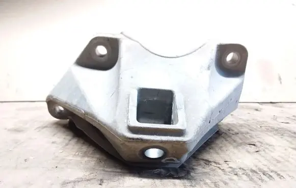 BMW 5 F10 F11 Engine mounting bracket