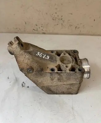 Mercedes-Benz Vito Viano W639 Engine mounting bracket A6462230104