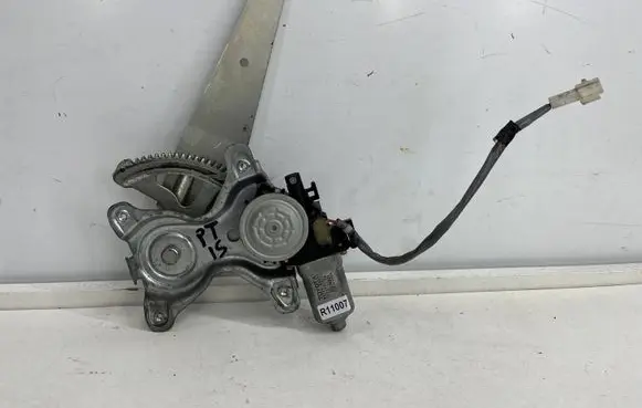 Lexus IS 200-300 Rear door window regulator with motor 85710-53030