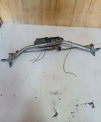 Volkswagen PASSAT B5.5 Front wiper linkage and motor 0390241505 3B1955113C