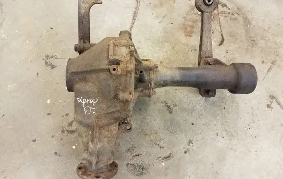 Toyota Land Cruiser (J120) Front differential 