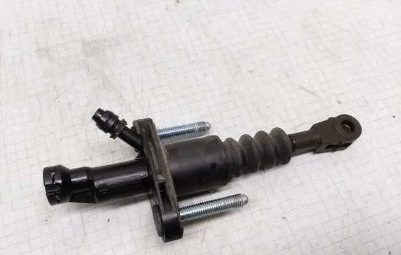 Opel Zafira A Clutch slave cylinder 90581565