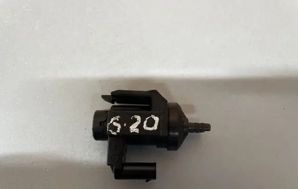 BMW 3 G20 G21 Vacuum valve 8570591