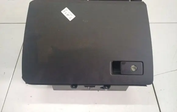 Volkswagen PASSAT B7 Glove box 3C1857114E
