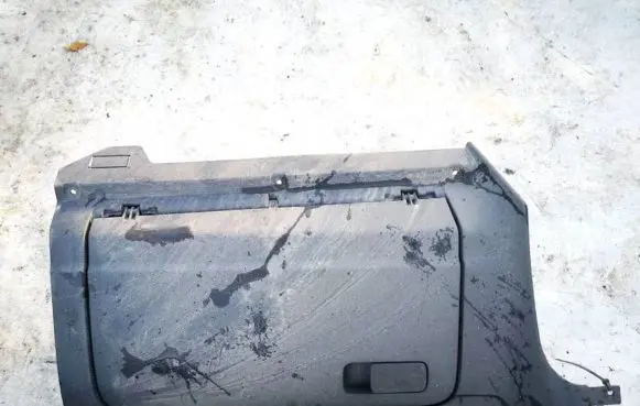 Volkswagen Golf V Glove box 1k1857290