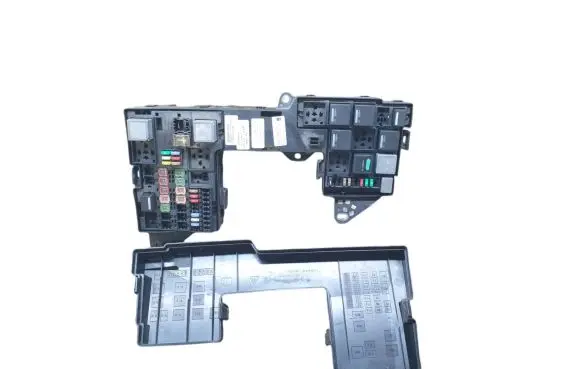 Jaguar XF Fuse box set 8X2T14290VD 22276 5605002310
