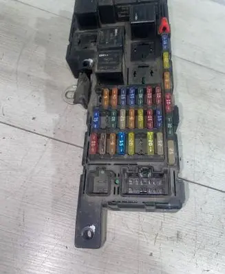 Volvo S80 Fuse box set 8678449 518828017 040206114105