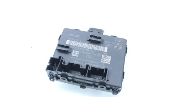 Volkswagen PASSAT B8 Door control unit/module 5Q0959595L