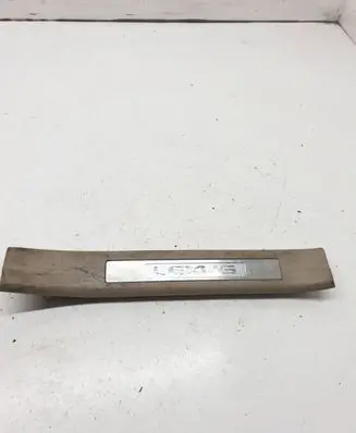 Lexus RX 330 - 350 - 400H Rear sill trim cover 6793048010 6793048020