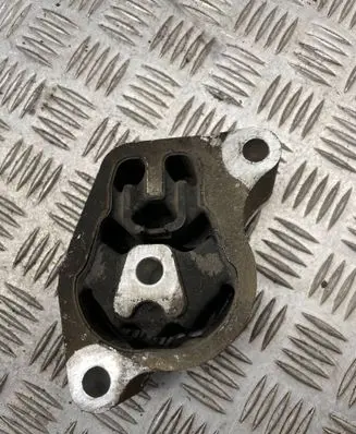 Engine mount bracket