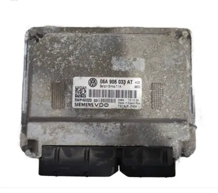 Volkswagen PASSAT B6 Engine control unit/module 06A906033AT