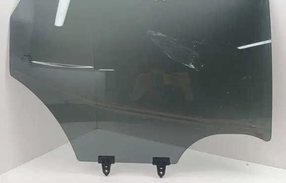 Nissan Qashqai Rear door window glass 43R002092
