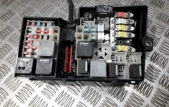Ford Focus Fuse box set 3m5t14a067bc 3m5t-14a067-bc