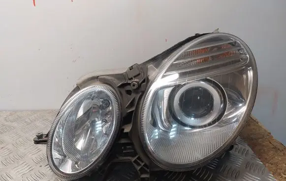 Mercedes-Benz E W211 Headlight/headlamp 16259100