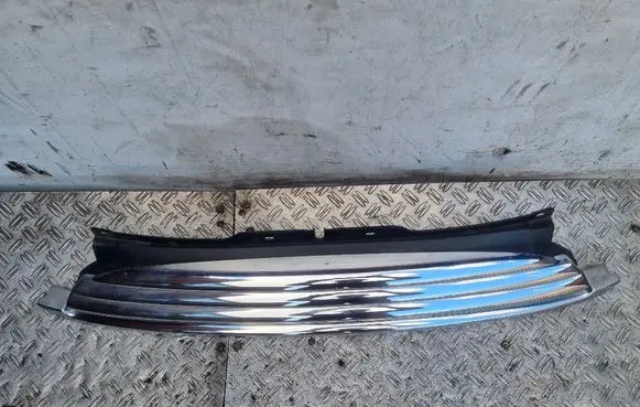 Mini One - Cooper Coupe R56 Front bumper upper radiator grill 2752363 16614910