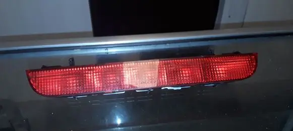 Nissan X-Trail T30 Third/center stoplight E13020708
