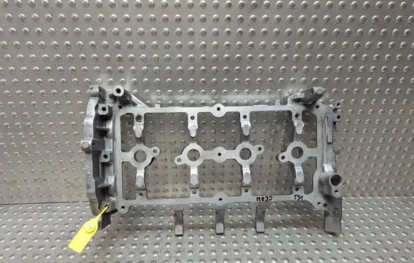 Nissan X-Trail T30 Camshaft holder 