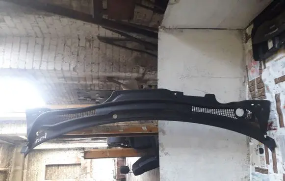Volvo V50 Wiper trim