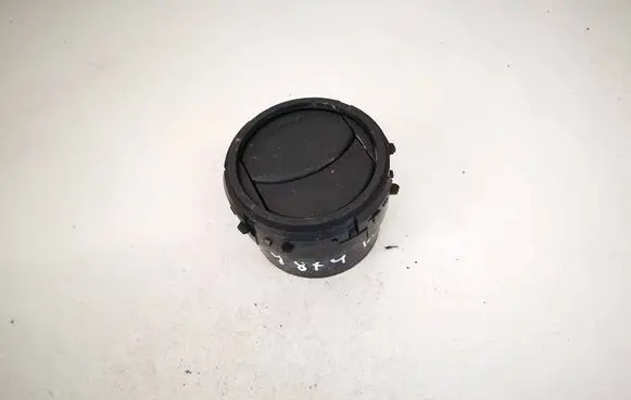 Toyota Yaris Dash center air vent grill