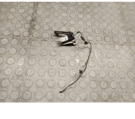 Headlight/headlamp level sensor
