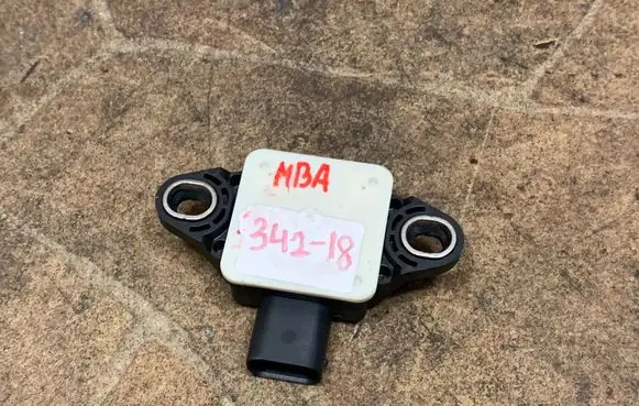 Mercedes-Benz E W212 ESP acceleration yaw rate sensor A0009059101