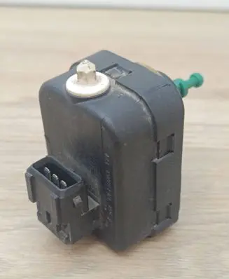 Volvo XC90 Headlight level adjustment motor 