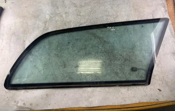 Mercedes-Benz E W210 Rear side window