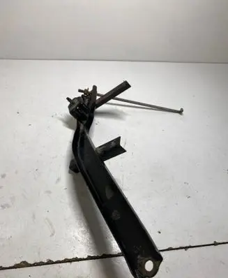 Toyota Avensis T250 Battery bracket
