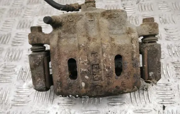 Mitsubishi Outlander Front brake caliper