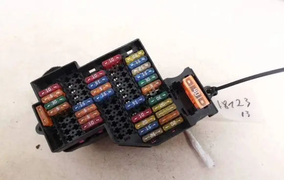 Volkswagen Touareg I Fuse box set