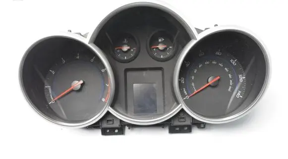 Chevrolet Cruze II Speedometer (instrument cluster) 688014257