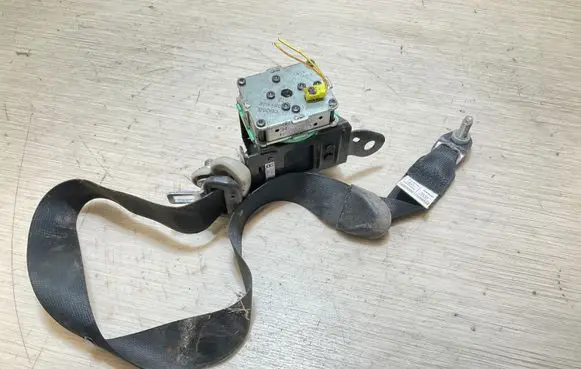 Mazda 6 Front seatbelt